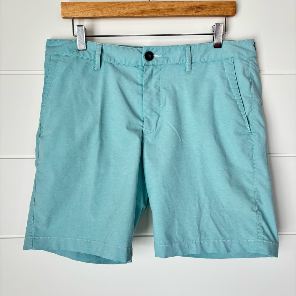 Tommy Bahama Blue Flat Front Sporty 7" Chino Shorts Size 34